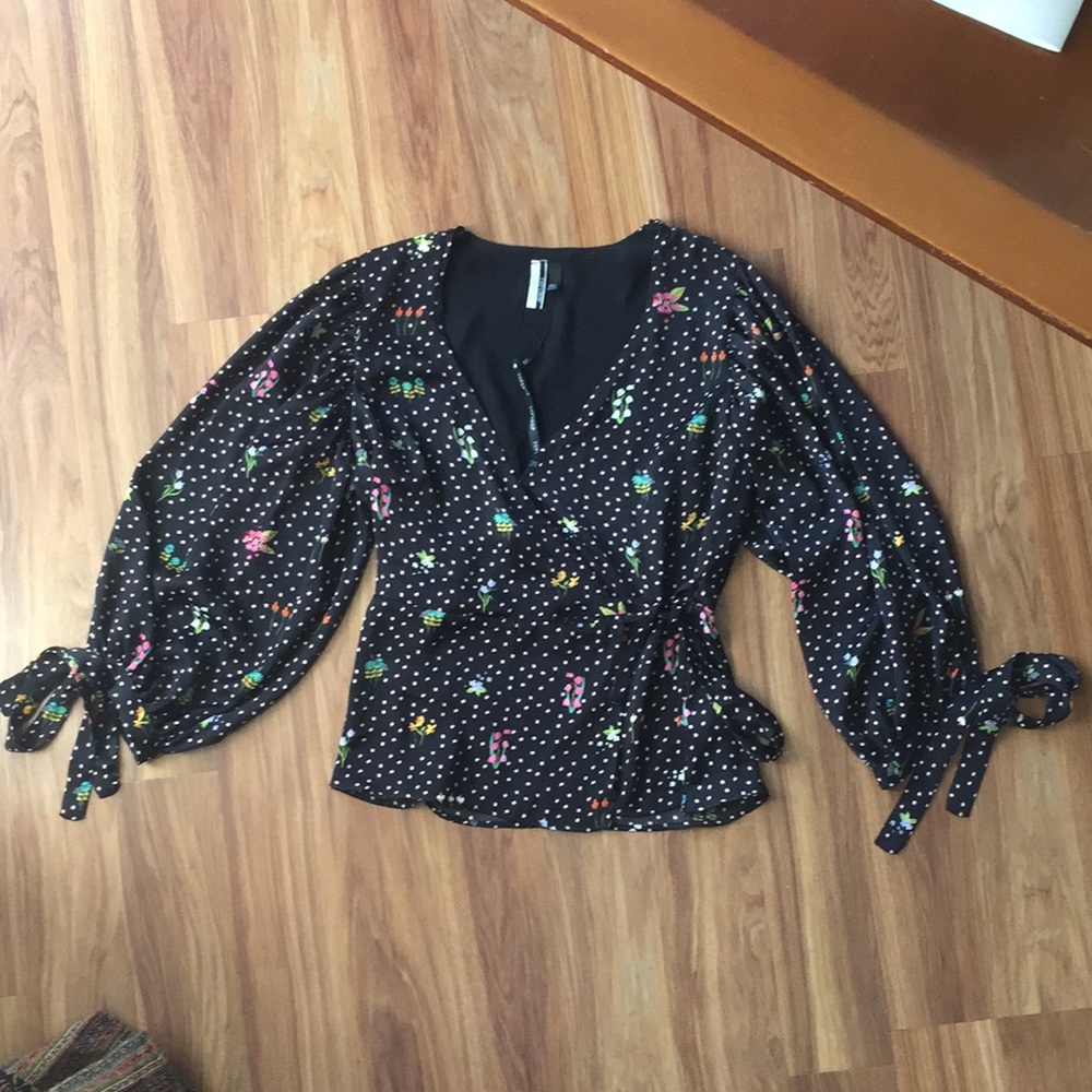 Topshop Wrap blouse  - Size 4 black with flowers